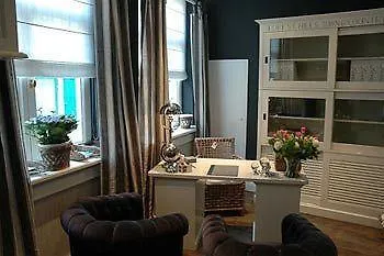 Casa Romantico Bed and Breakfast Μπριζ